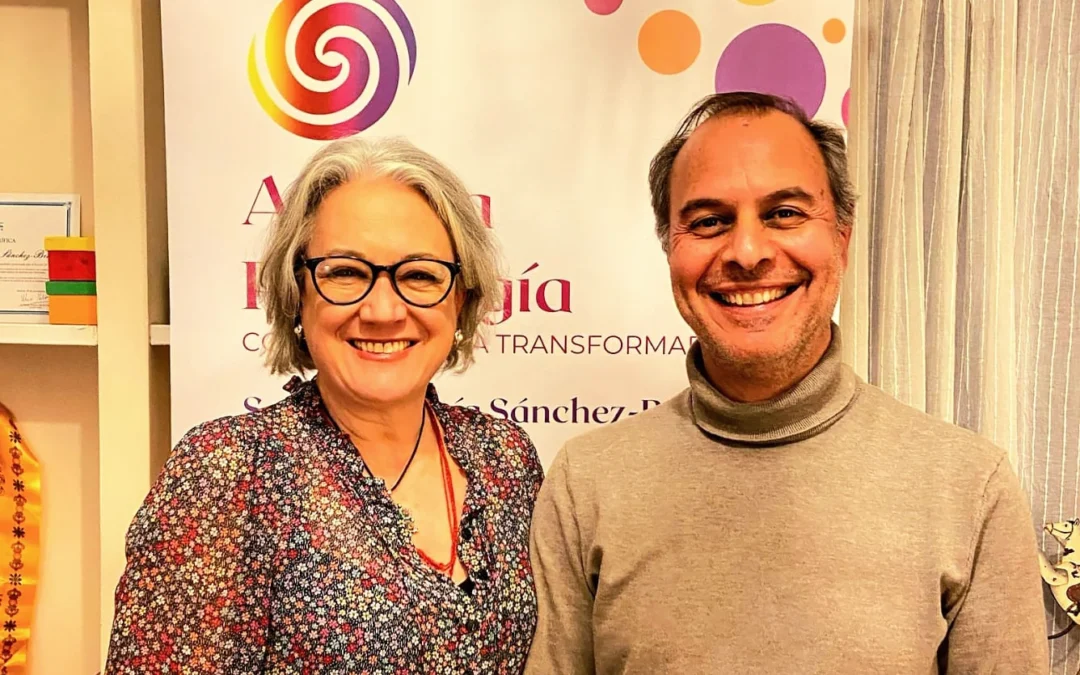 Sandra García Sánchez-Beato afronta dos nuevas colecciones con la editorial Chinmayam